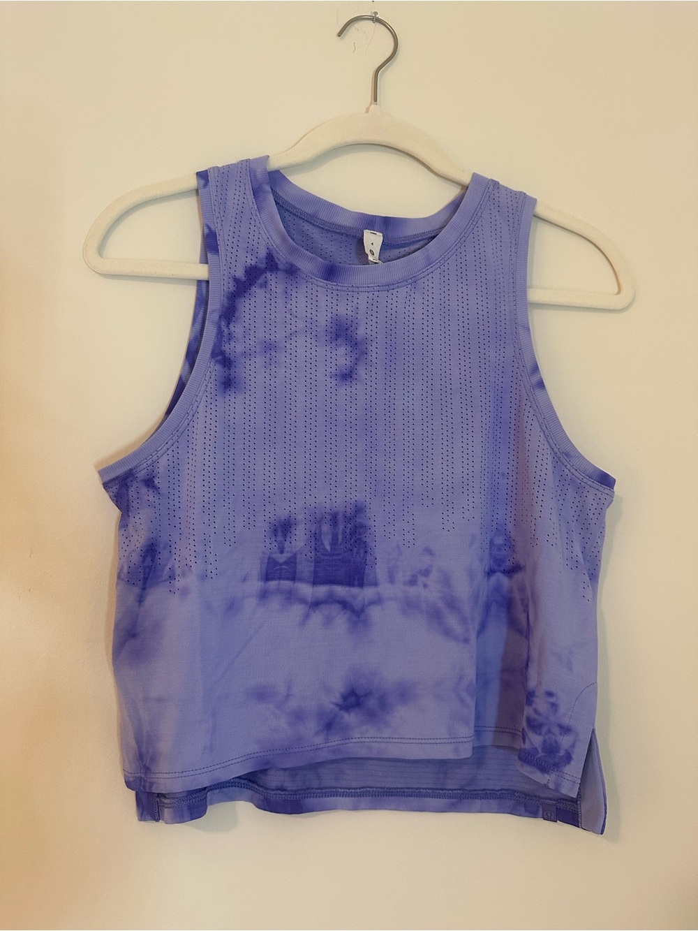 Train to be tank top *High-low hem
